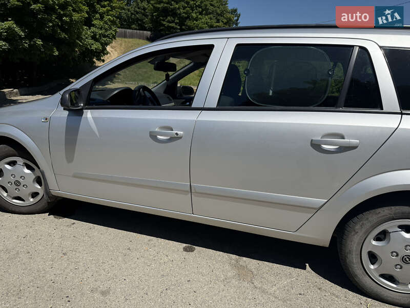 Универсал Opel Astra 2007 в Ивано-Франковске