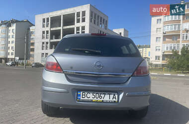 Хетчбек Opel Astra 2005 в 
