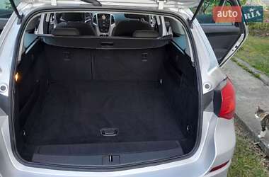 Универсал Opel Astra 2012 в 