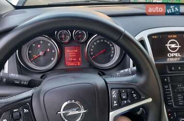 Универсал Opel Astra 2012 в 