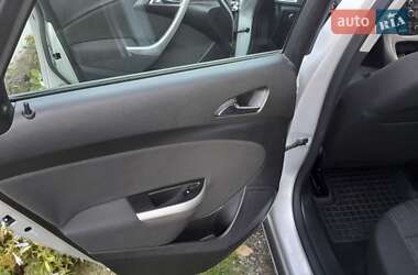 Универсал Opel Astra 2012 в 