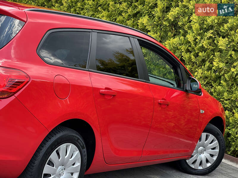 Універсал Opel Astra 2013 в Стрию