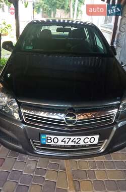 Хетчбек Opel Astra 2010 в Тернополі