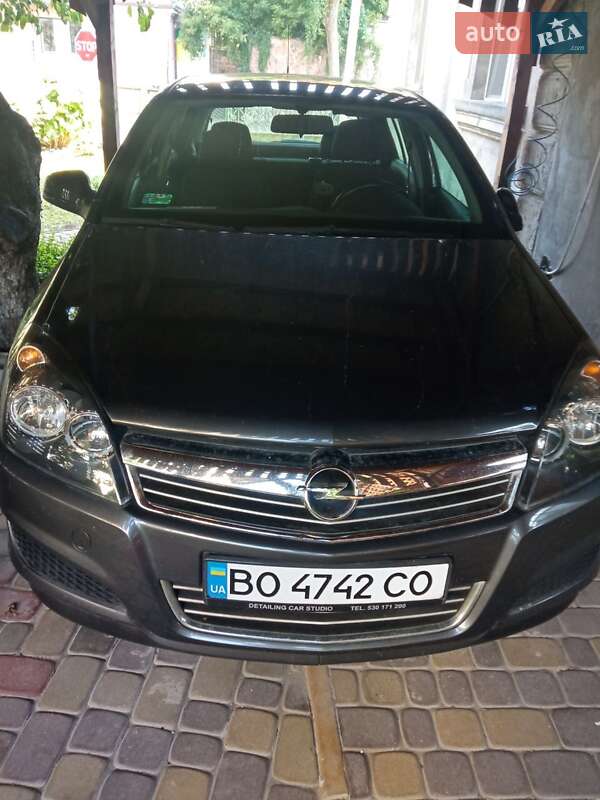 Хетчбек Opel Astra 2010 в Тернополі