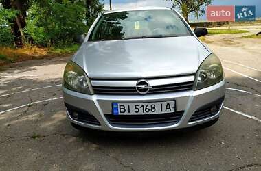 Хэтчбек Opel Astra 2004 в 
