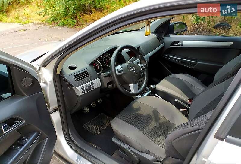 Хетчбек Opel Astra 2004 в Світловодську