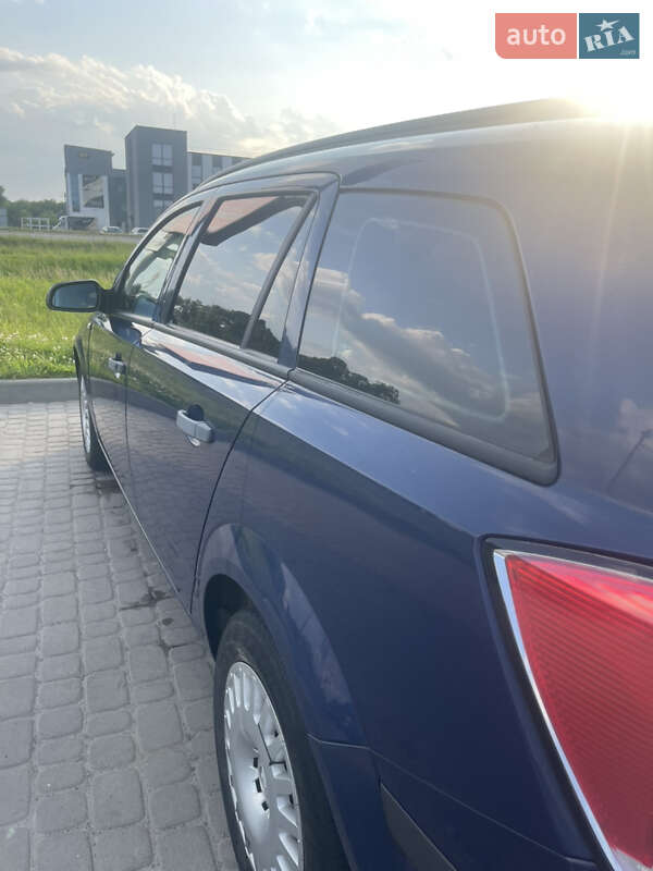 Універсал Opel Astra 2005 в Львові