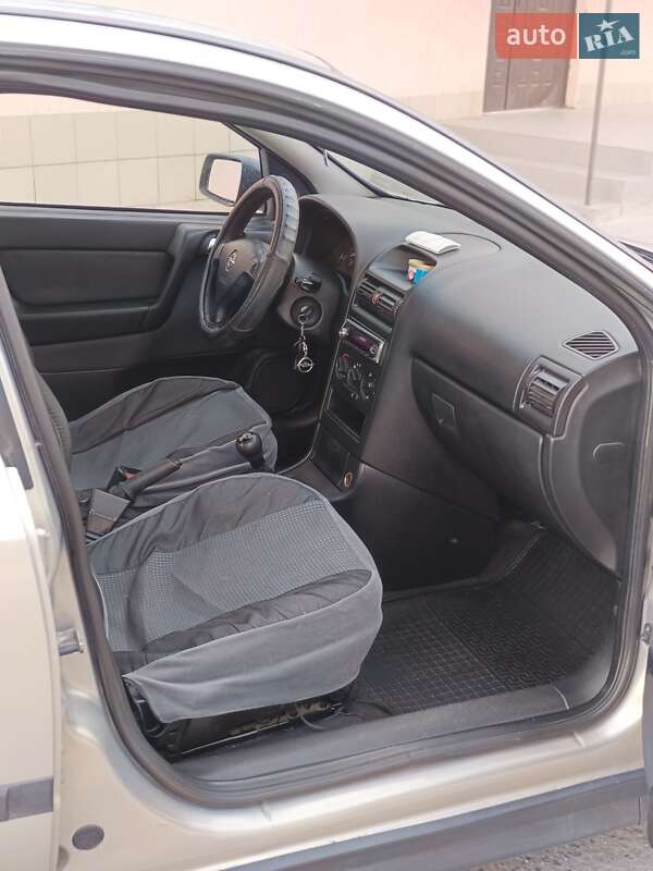 Седан Opel Astra 2008 в Новому Бузі