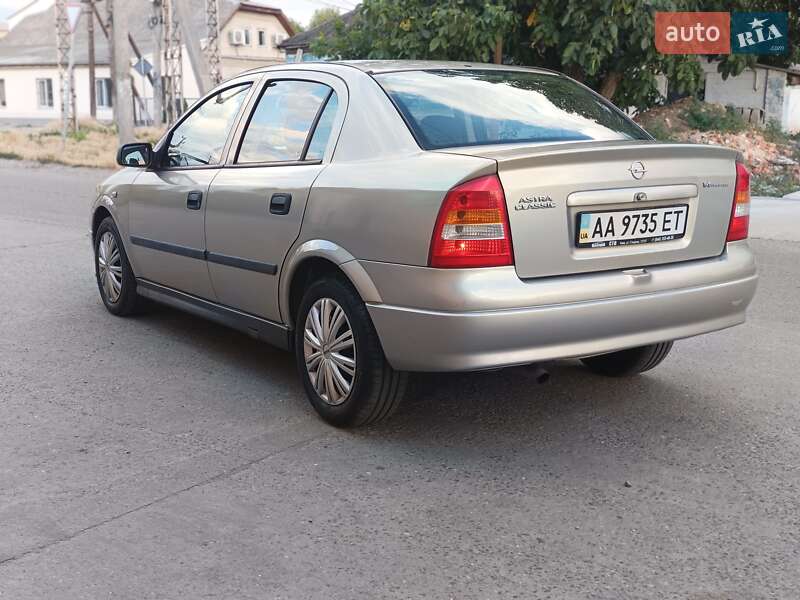 Седан Opel Astra 2008 в Новому Бузі