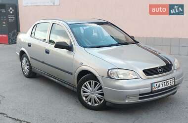 Седан Opel Astra 2008 в Новому Бузі