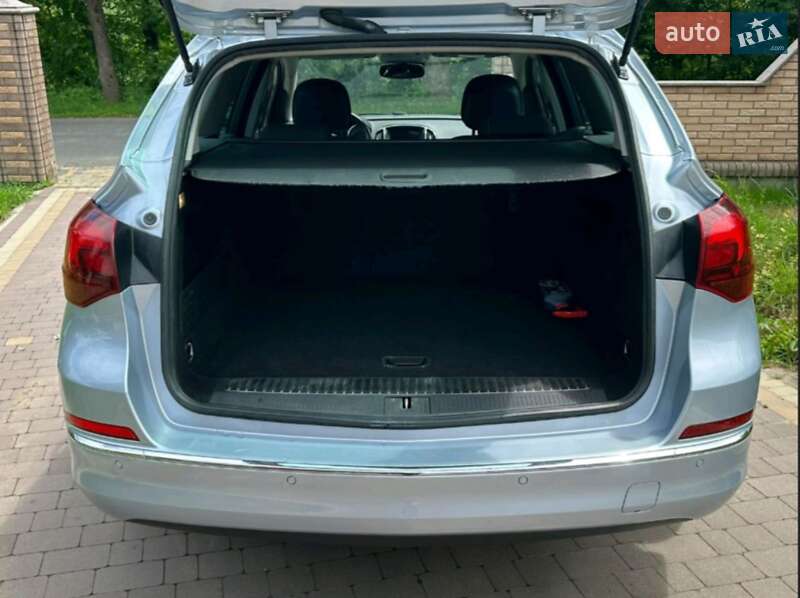 Універсал Opel Astra 2014 в Косові