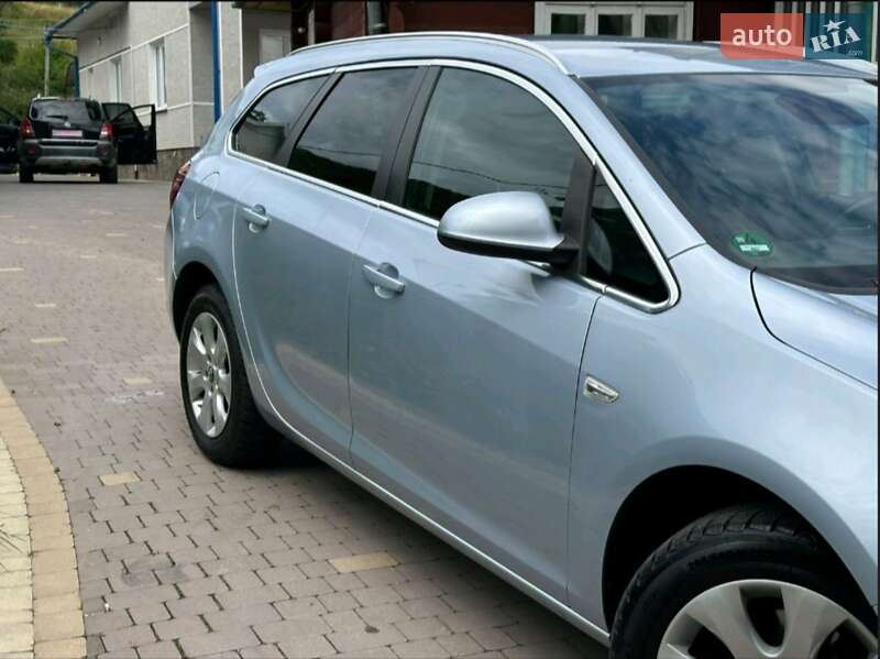 Універсал Opel Astra 2014 в Косові