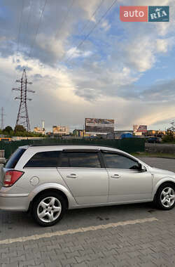 Универсал Opel Astra 2010 в 