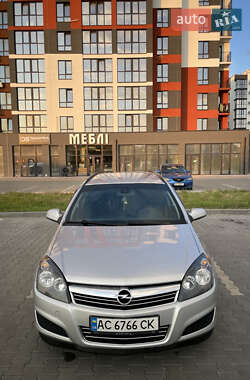 Универсал Opel Astra 2010 в 