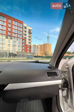 Универсал Opel Astra 2010 в 