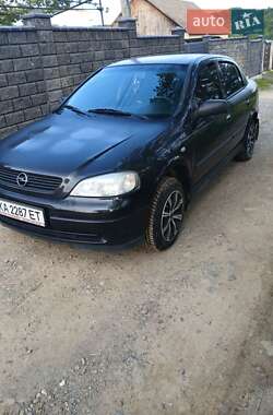 Хэтчбек Opel Astra 2008 в 