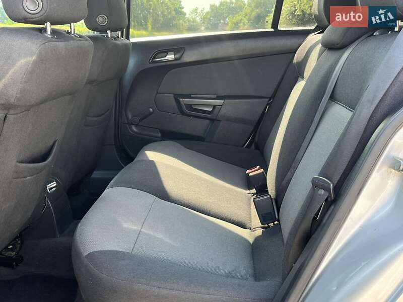 Універсал Opel Astra 2005 в Білій Церкві