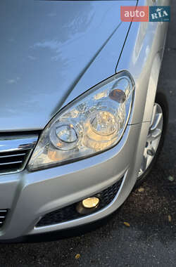 Универсал Opel Astra 2008 в 