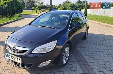 Универсал Opel Astra 2011 в 