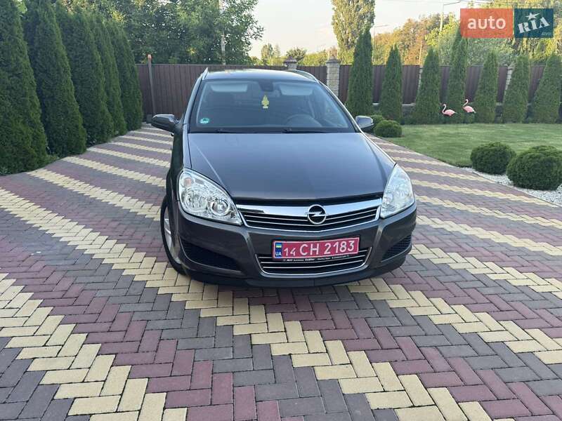 Универсал Opel Astra 2010 в Виннице