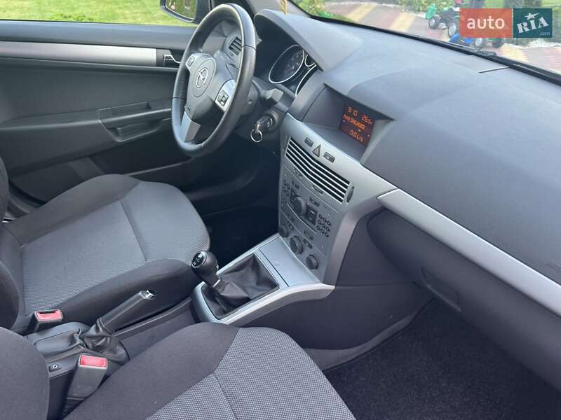 Универсал Opel Astra 2010 в Виннице