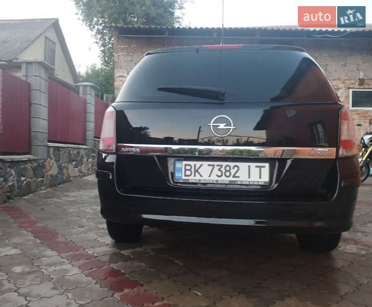 Универсал Opel Astra 2006 в Ровно