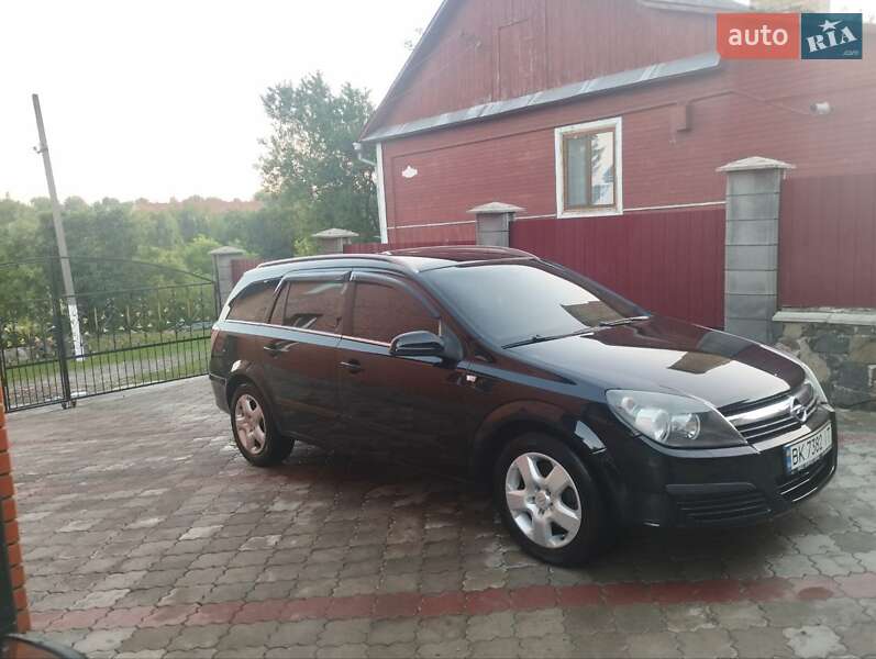 Универсал Opel Astra 2006 в Ровно