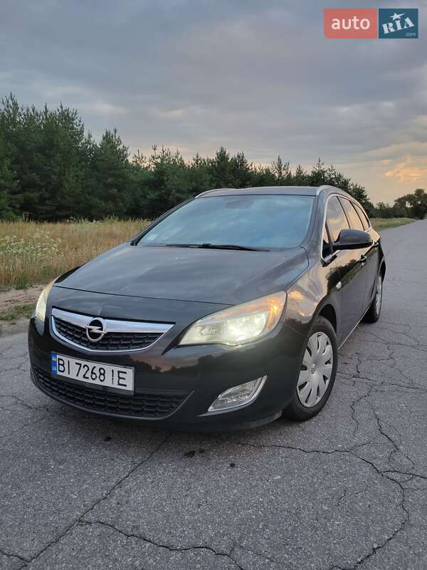 Opel Astra 2012