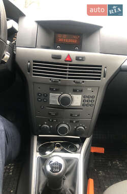 Універсал Opel Astra 2006 в 