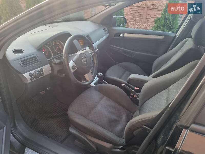 Универсал Opel Astra 2004 в Луцке