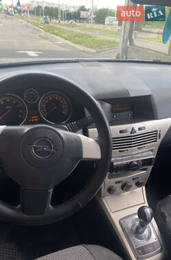 Хетчбек Opel Astra 2008 в 