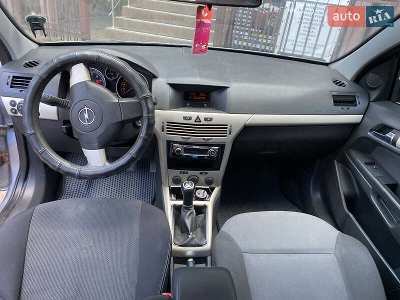 Седан Opel Astra 2008 в Калуше
