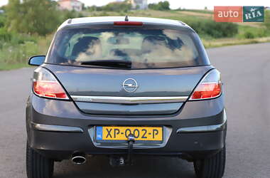 Хэтчбек Opel Astra 2010 в 