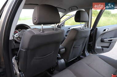Хэтчбек Opel Astra 2010 в 