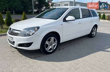 Універсал Opel Astra 2012 в Тернополі