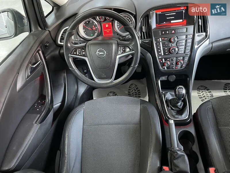 Універсал Opel Astra 2015 в Стрию
