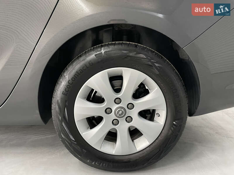 Універсал Opel Astra 2015 в Стрию