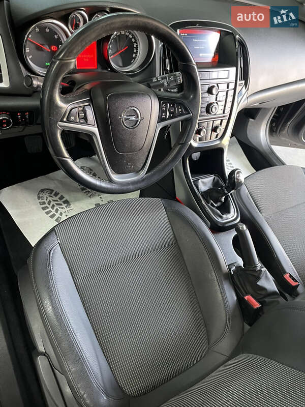 Універсал Opel Astra 2015 в Стрию