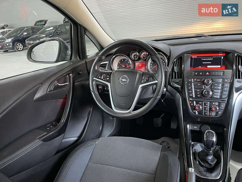 Універсал Opel Astra 2015 в Стрию