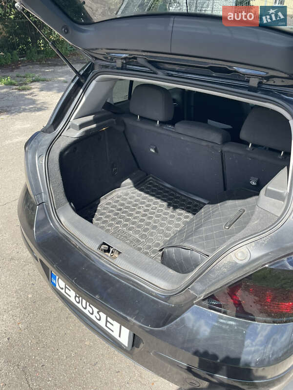 Хэтчбек Opel Astra 2012 в Полтаве