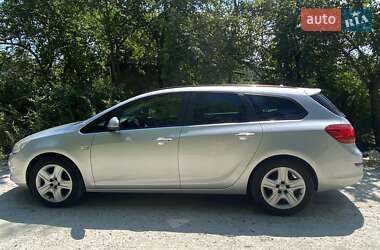 Универсал Opel Astra 2011 в 