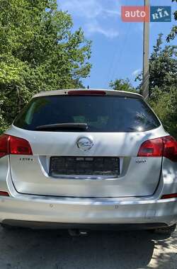 Универсал Opel Astra 2011 в 