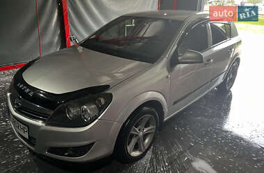 Хэтчбек Opel Astra 2012 в Харькове