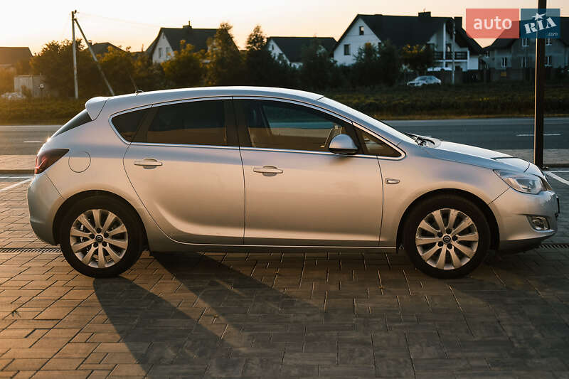 Хэтчбек Opel Astra 2010 в Луцке фото 5 Хэтчбек Opel Astra 2010 в Луцке