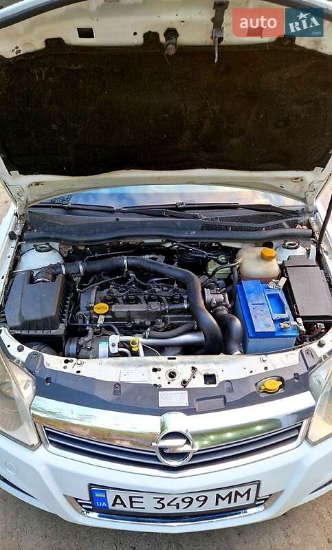 Універсал Opel Astra 2007 в Дніпрі