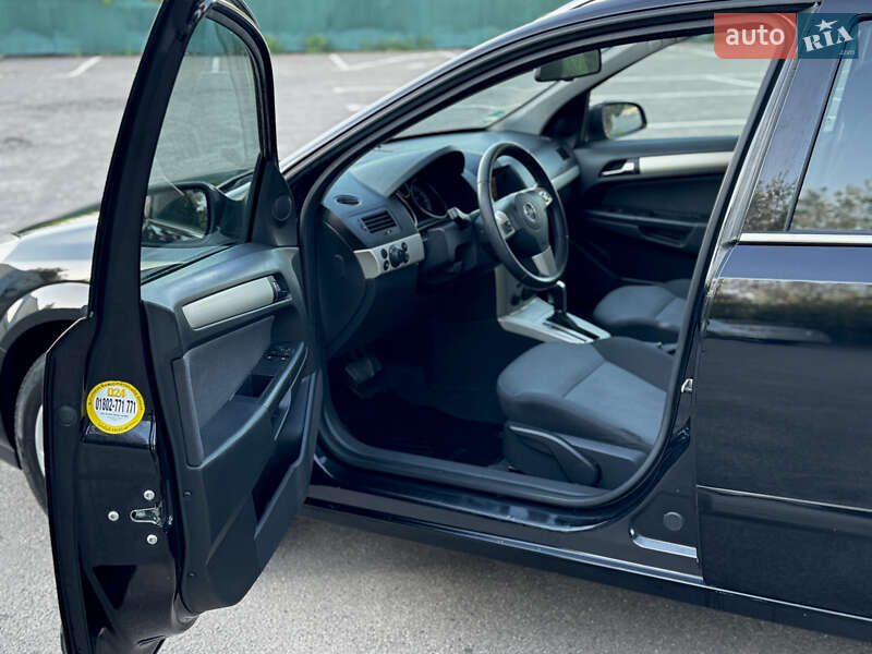 Универсал Opel Astra 2007 в Дубно