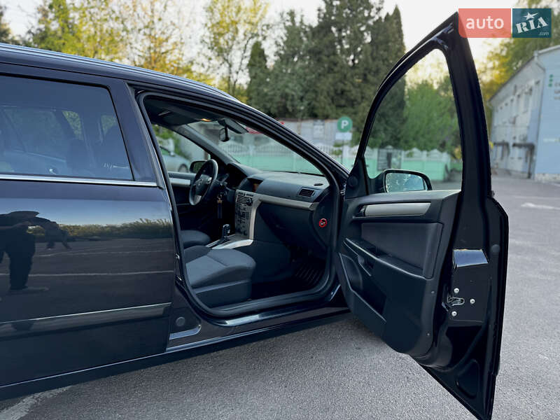 Универсал Opel Astra 2007 в Дубно
