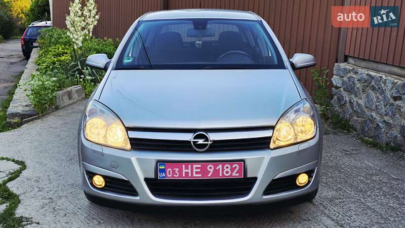 Хетчбек Opel Astra 2004 в Полтаві
