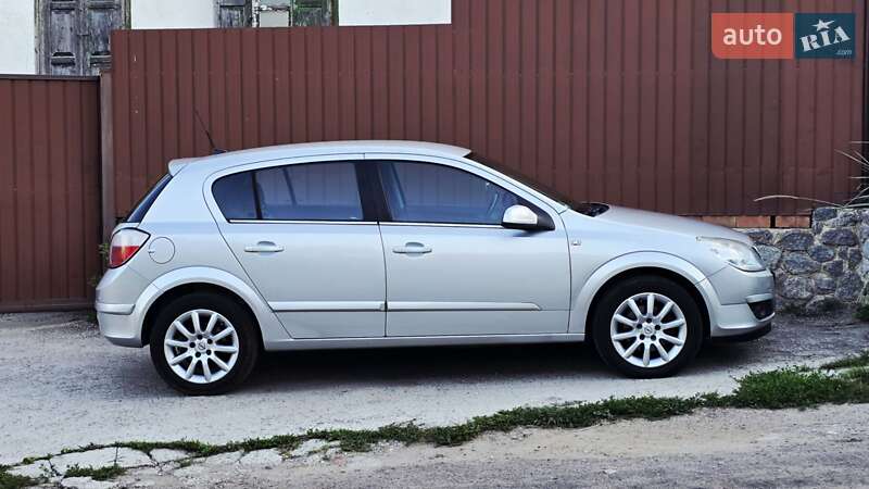 Хетчбек Opel Astra 2004 в Полтаві