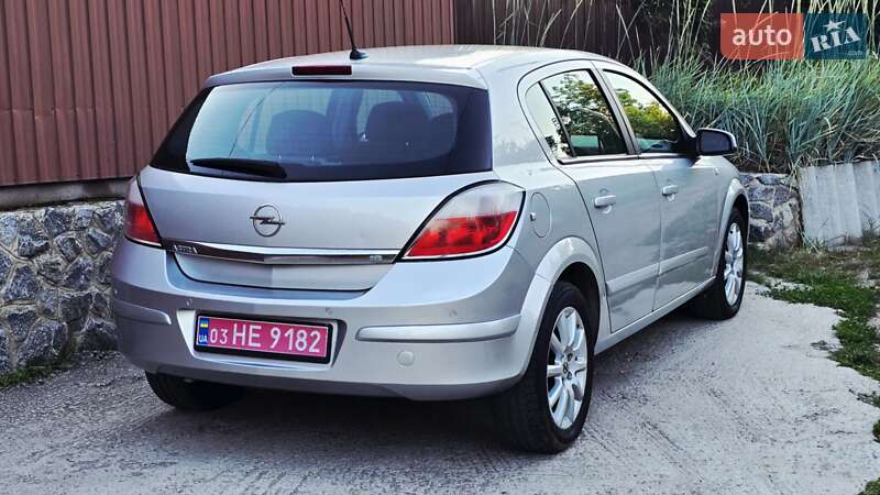 Хетчбек Opel Astra 2004 в Полтаві